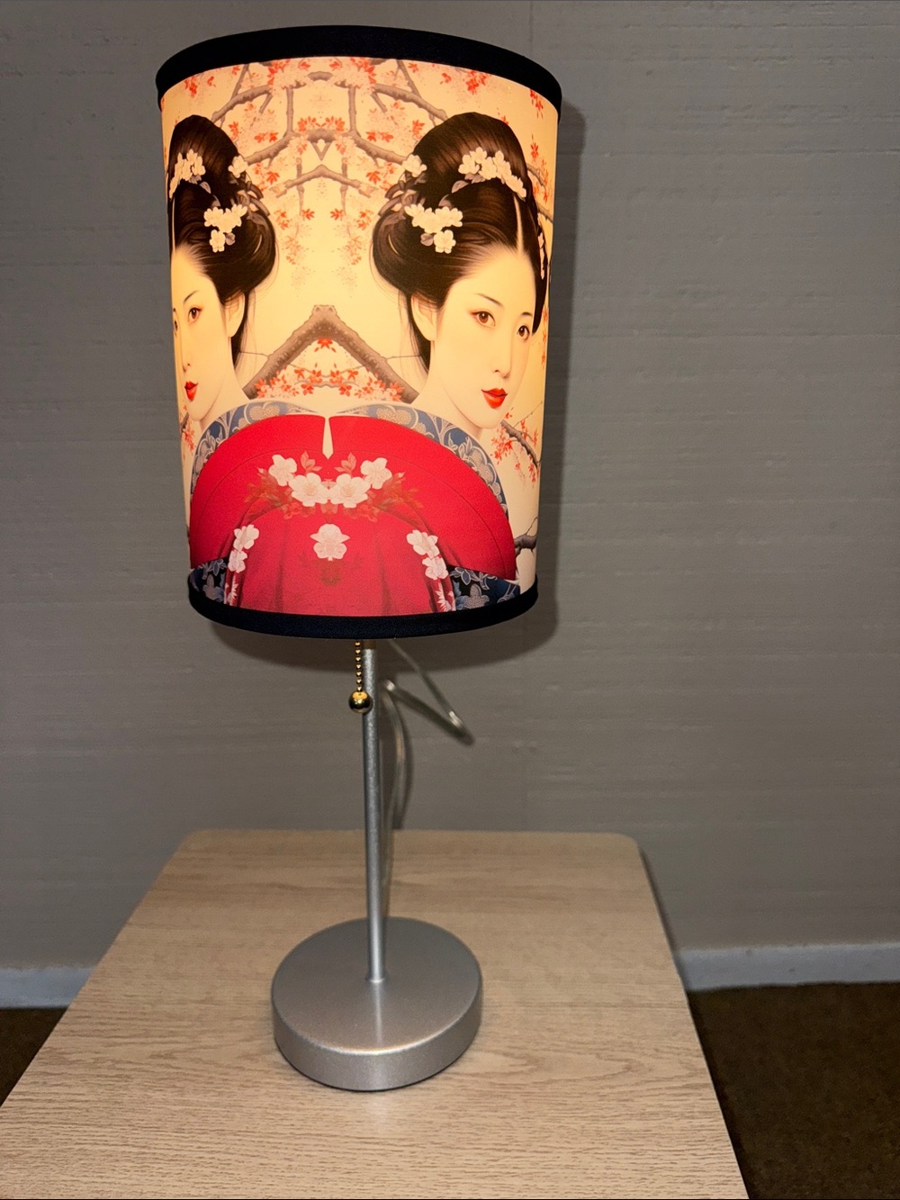 Asian-Inspired Red Geisha Accent Table Lamp - Unbranded